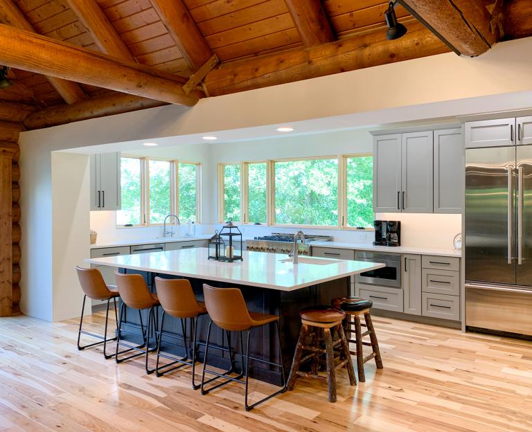 Log house kitchen addition